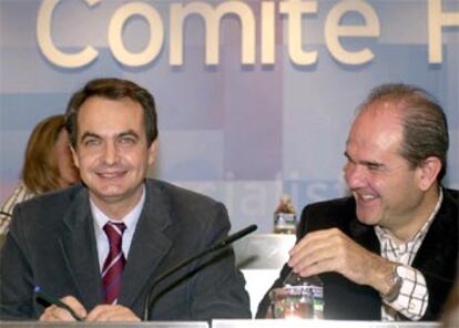 El secretario general del PSOE, José Luis Rodríguez Zapatero, en un momento de la reunión del Comité Federal