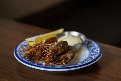 Cabezas de camarones con mayonesa casera.