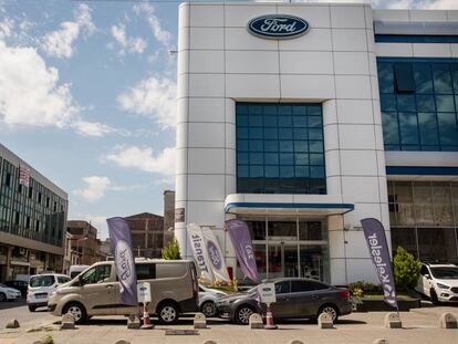 Un concesionario de Ford en Turquía, país donde la empresa quiere concentrar su producción de vehículos comerciales.