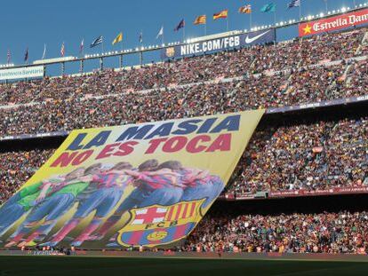 Pancarta en el Camp Nou.