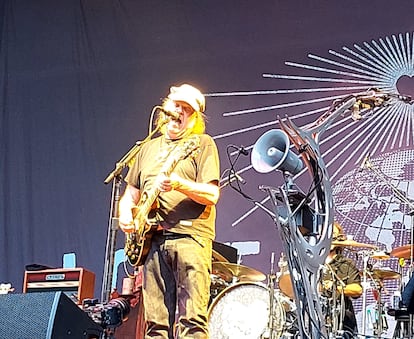 El músico Neil Young durante un momento de su concierto en Berlín el pasado jueves 3 de julio.