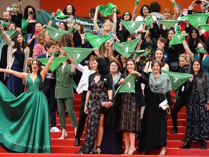 Protesta en Cannes, el pasado sábado, de activistas argentinas por la despenalización del aborto en su país. 