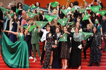 Protesta en Cannes, el pasado sábado, de activistas argentinas por la despenalización del aborto en su país. 