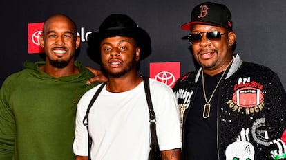 Desde la izquierda, Landon Brown, Bobby Brown Jr., y Bobby Brown en Hollywood, California en 2018.