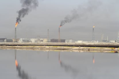 Refinería de Al-Sheiba en la ciudad de Basra (Irak).