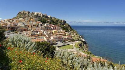 Vista de la ciudad medieval de Castelsardo, en Cerdeña (Italia).