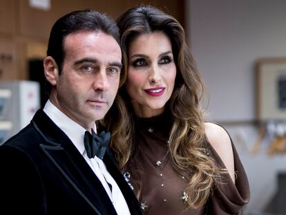 Enrique Ponce y Paloma Cuevas, en una entrega de premios en Madrid en diciembre de 2016.