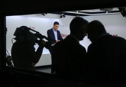 Pedro Sánchez, secretario general socialista, en rueda de prensa tras la reunión de la comisión permanente del PSOE. 07/03/2016