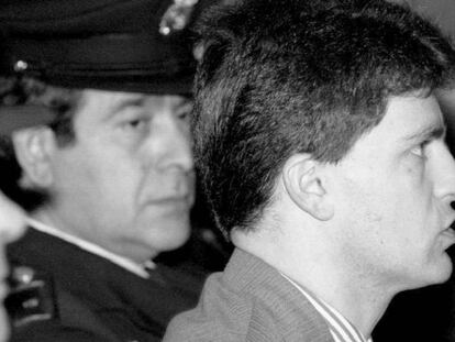 Manuel González, en la primera jornada del juicio que se celebró contra él en los noventa.