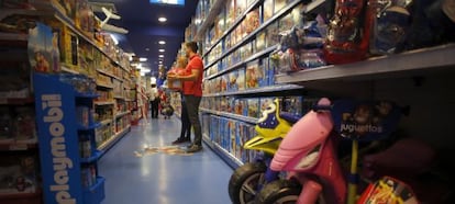 Tienda de Juguettos en el centro comercial Plenilunio de Madrid. 