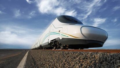 Un tren Talgo que cubre la línea Medina-La Meca.