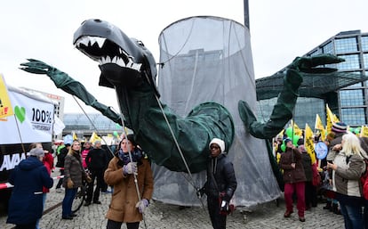 Activistas durante la 'Marcha por el clima' en Berlín.