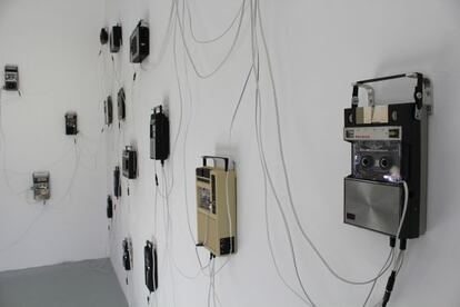 &#039;Binatone Galaxy&#039;, de Stephen Cornford, en la exposici&oacute;n del museo de los Medios ZKM de Karlsruhe