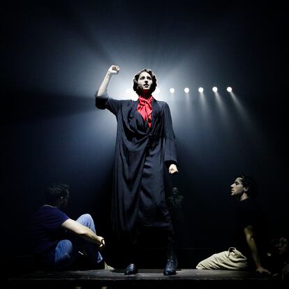 Alba Flores, en una escena de la obra '1936', dirigida por Andrés Lima