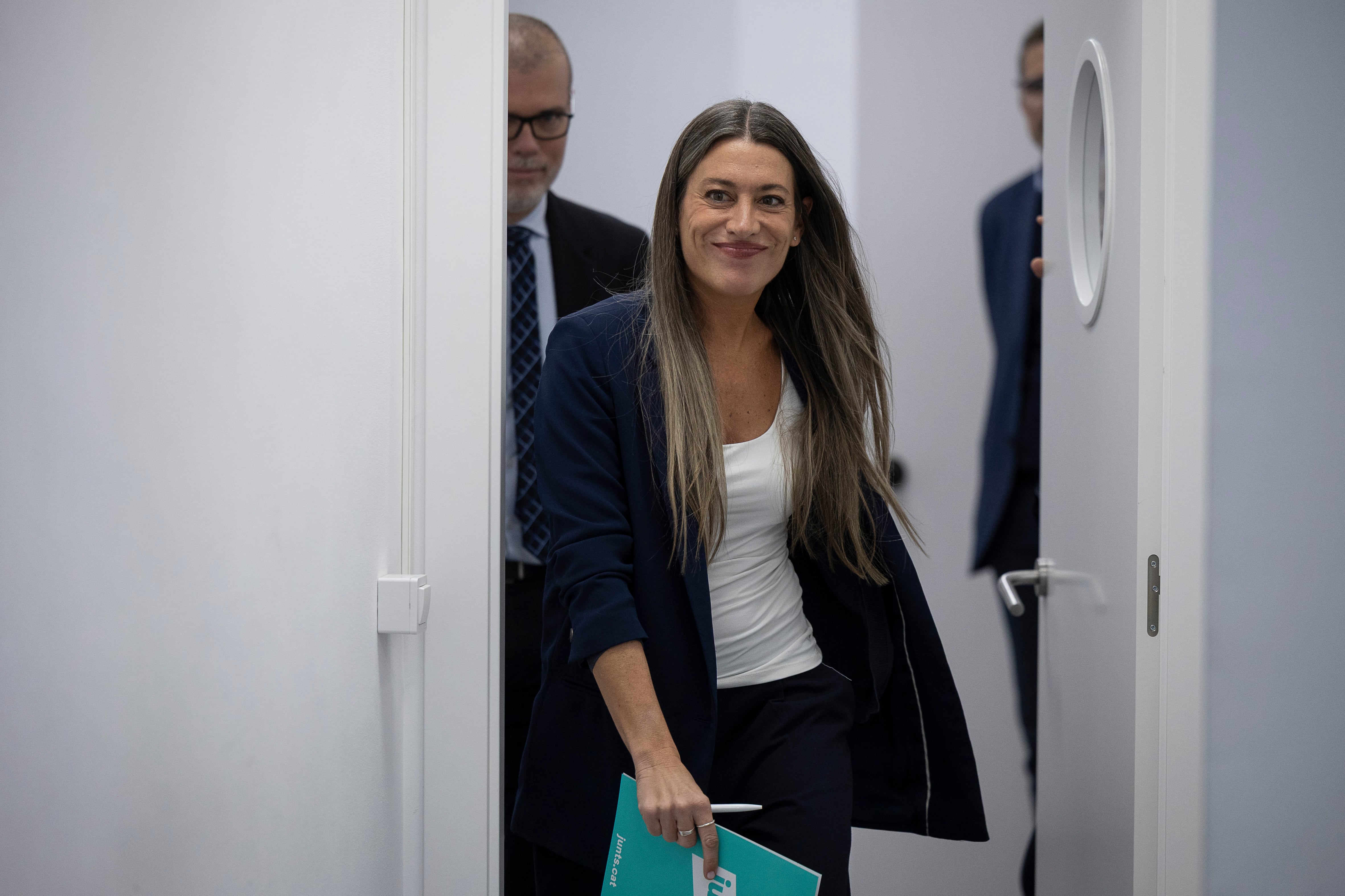 Miriam Nogueras antes de su rueda de prensa en la sede del partido.