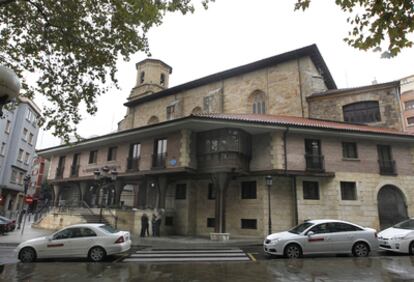 La iglesia de San Pedro, en el barrio bilbaíno de Deusto.