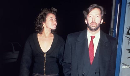 Lory del Santo e Eric Clapton em Londres, em meados dos anos oitenta, antes de terem o filho Conor.