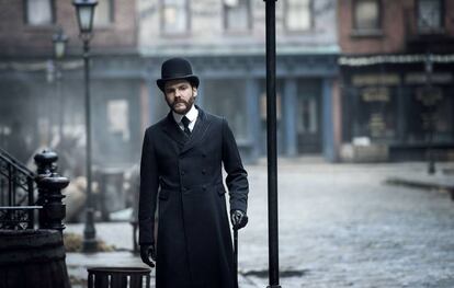 Daniel Brühl, en 'The Alienist'.