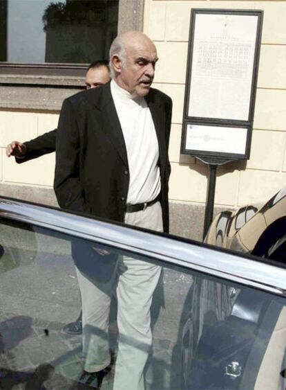 Sean Connery, en una calle de Roma.