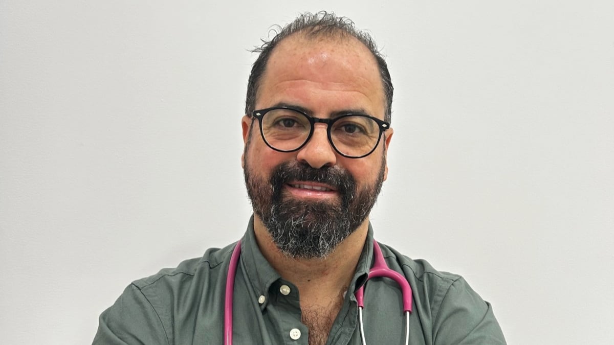 José María Carmona, pediatra: “Que los niños necesitan padres perfectos es el mito más importante a desmontar”