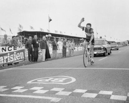 Roger Pingeon, ganando una etapa del Tour de 1968.