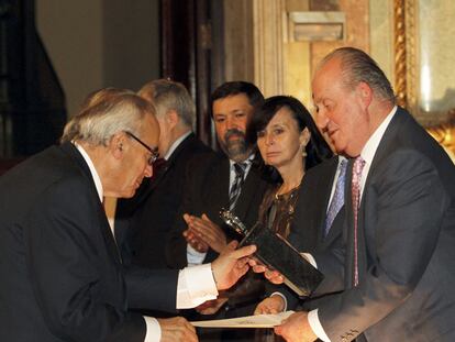 Gregorio Peces-Barba recibe el Premio Pelayo