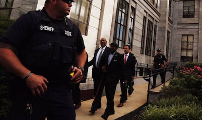 Bill Cosby, saliendo del cuarto día de juicio en Norristown (Pensilvania).