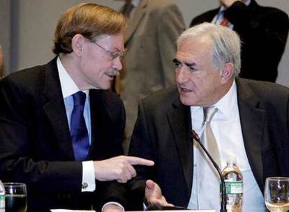 El presidente del Banco Mundial, Robert Zoellick, y el director gerente del FMI, Dominique Strauss-Kahn, en la última reunión del G-24.