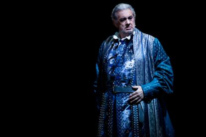 El tenor Plácido Domingo, durante la representación de la ópera <i>Simon Boccanegra</i> de Giuseppe Verdi, en el Staatsoper de Berlín (Alemania), en octubre de 2009.