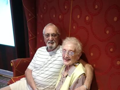 Juan Carlos Louro y su mujer Elena, de 85 y 93 años.