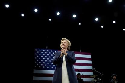 Democratic presidential candidate Hillary Clinton takes the stage at a fundraiser at the Civic Center Auditorium in San Francisco, Thursday, Oct. 13, 2016. (AP Photo/Andrew Harnik)