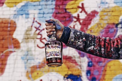 La botella de Hennessy, el cognac de LVMH, en una edición limitada muy especial grafiteada por JonOne.