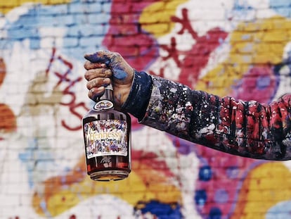 La botella de Hennessy, el cognac de LVMH, en una edición limitada muy especial grafiteada por JonOne.