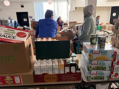Alimentos en la iglesia Dios Habla Hoy, este lunes.