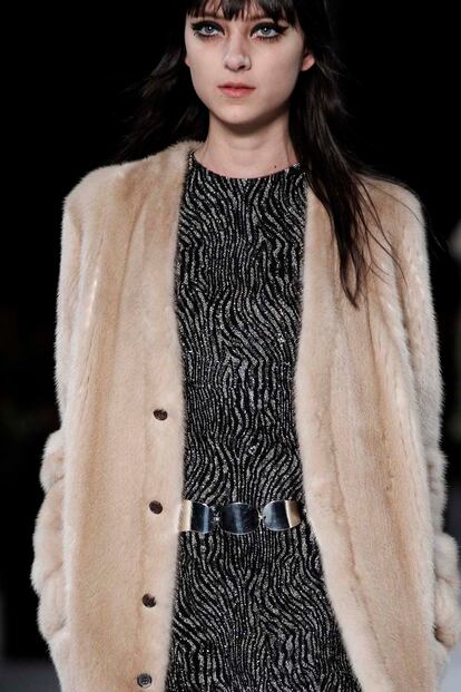 Saint Laurent resucita a Edie Sedgwick en la pasarela