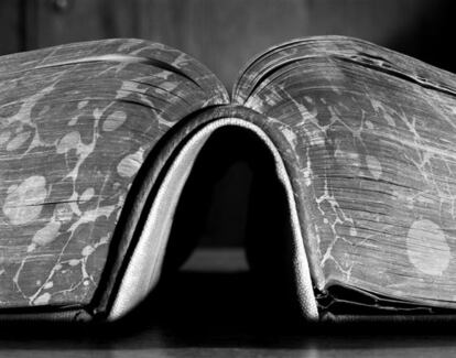 'Open Dictionary' (2001) del cubano Abelardo Morell.