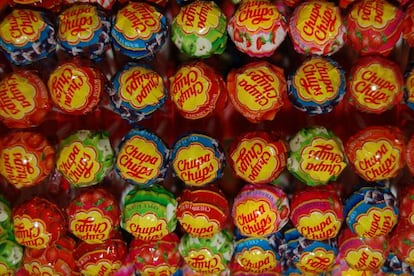 Foto promocional con los chupa-chups.
