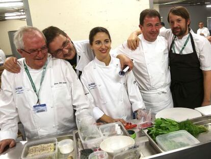 Desde la izquierda: Juan Mari Arzak, Andoni Luis Aduriz, Elena Arzak, Martin Berasategi y Redzepi.