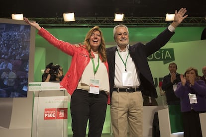 Susana Dïaz con José Antonio Griñán, al comienzo del congreso.