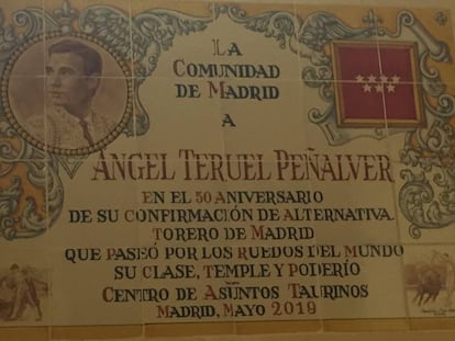 Azulejo dedicado en Las Ventas al torero madrileño Ángel Teruel.