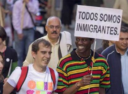 Algunos de los asistentes a la manifestación de Madrid contra la Ley de Extranjería.