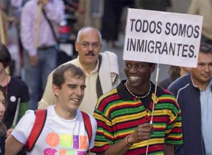 Algunos de los asistentes a la manifestación de Madrid contra la Ley de Extranjería.