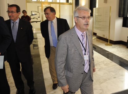 El presidente del Tribunal de Cuentas Públicas, José Ignacio Martínez Churiaque (en primer término), en el Parlamento.