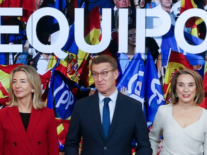 Alberto Núñez Feijóo, Cuca Gamarra y Alicia García, este jueves en la sede nacional del PP.