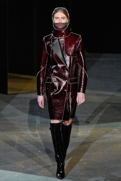 Total look en color vino del diseñador Alexander Wang.