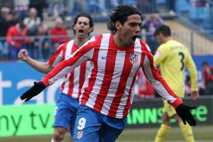 Falcao celebra uno de sus dos goles al Villarreal.