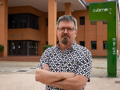 Andrés Aguilera López, en la sede del Centro Andaluz de Biología Molecular y Medicina Regenerativa (CABIMER).