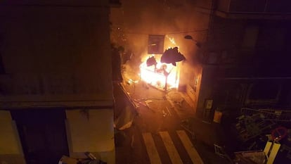 Incendio del decorado de la calle.