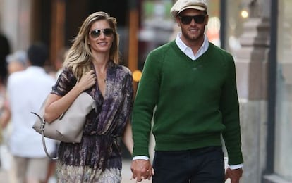 Gisele Bündchen e Tom Brady durante passeio em Nova York, em junho.