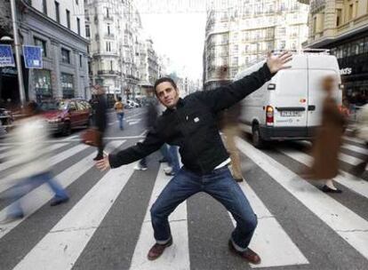 El cantante y guitarrista Jairo Zavala, en la Gran Vía.